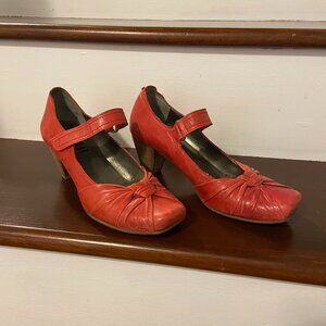 Fidji Red Leather Mary Jane Shoes, size 39